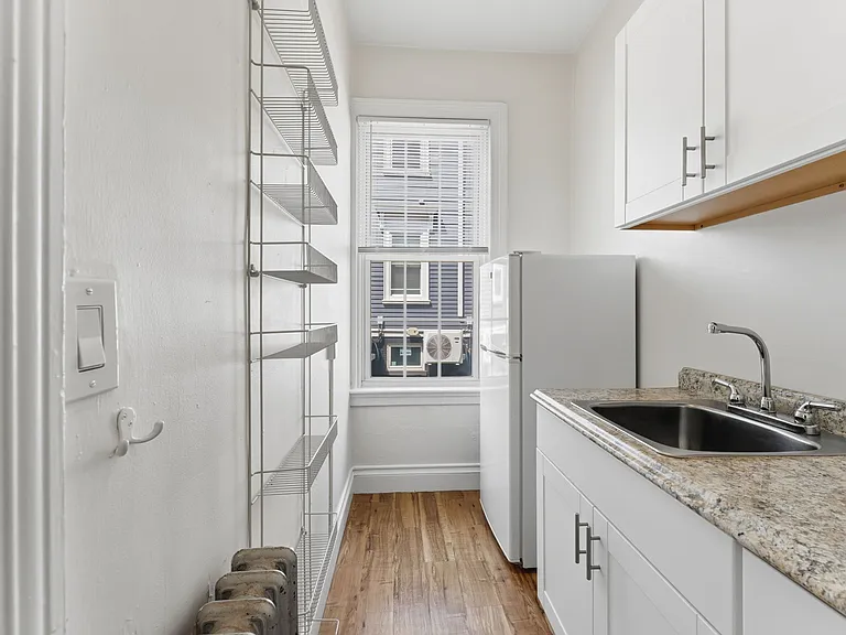 186 Waterman St #7 — Photo 10