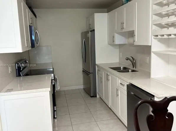 300 NE 191st St APT 219, Miami, FL 33179