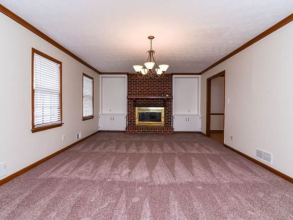5th image of 4020 Woodbridge Dr