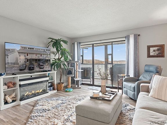 2nd image of 167 Woodcrest Dr Unit 2-A