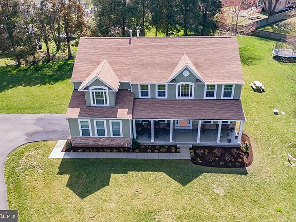 4th image of 6 Dixon Ct