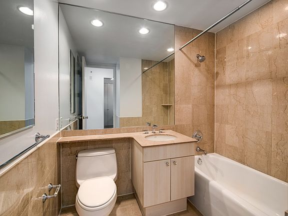 5th image of 401 E 60th St APT 6P