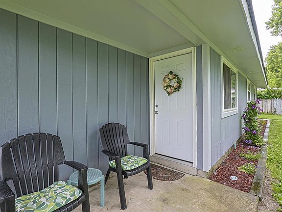 4th image of 9750 Hooven Ave