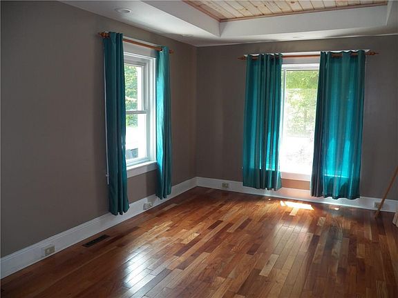 4th image of 251 Lake St