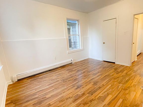 5th image of 15 Van Buren St Floor 1