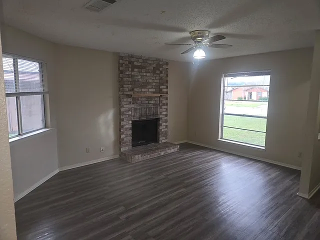 2101 Coach Dr — Photo 4