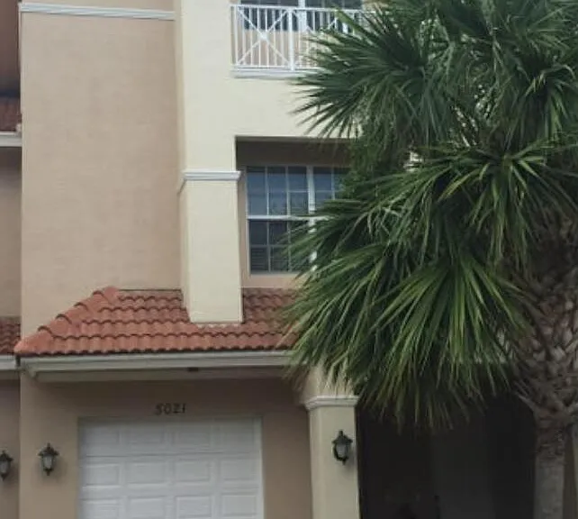 5021 Vine Cliff Way W — Photo 6