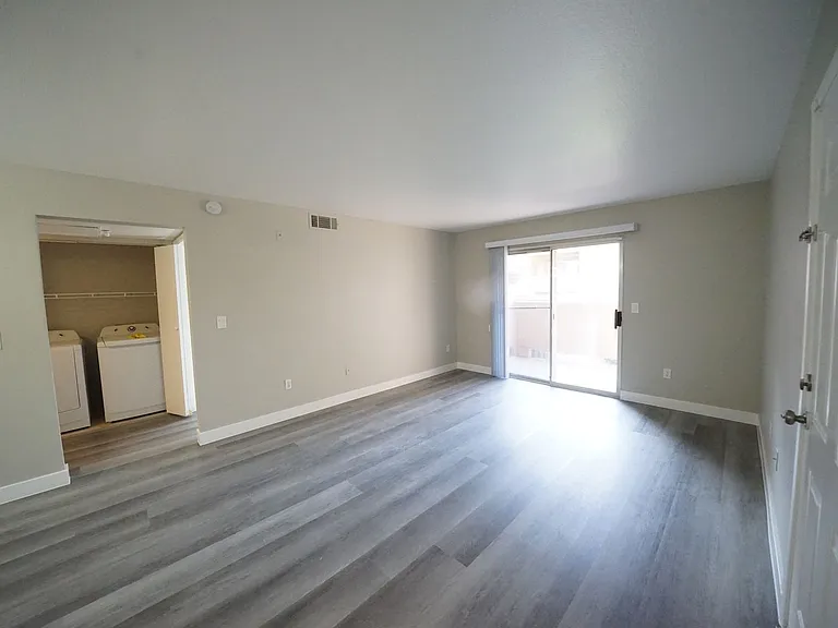 1150 N Buffalo Dr #1112-27 — Photo 6