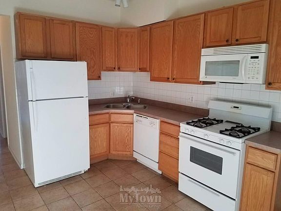 3rd image of 4530 N Lincoln Ave #3