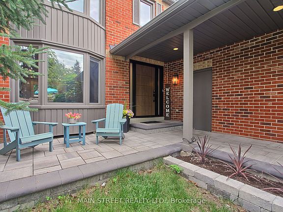 2nd image of 111 Peevers Cres