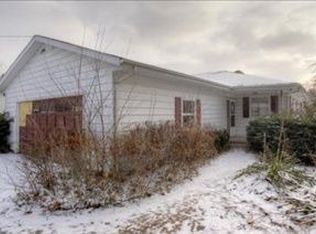 12115 W Indian Lake Dr, Vicksburg, MI 49097