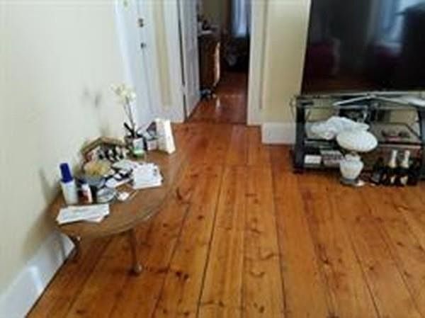 2nd image of 479 High St #2