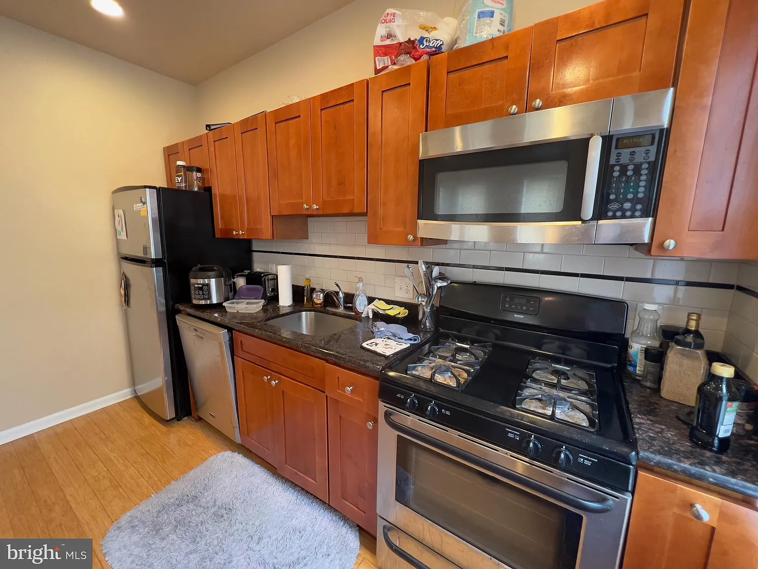 3 bed, 1300 sqft, $1,500 — Photo 4