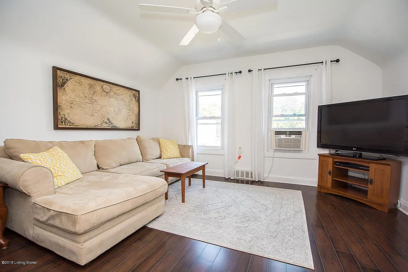 1 bed, $1,050 — Photo 1