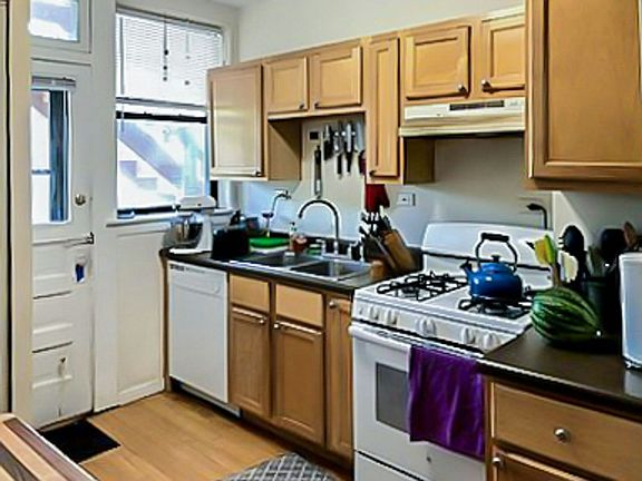 3rd image of 1955 W Winnemac Ave #1953-2