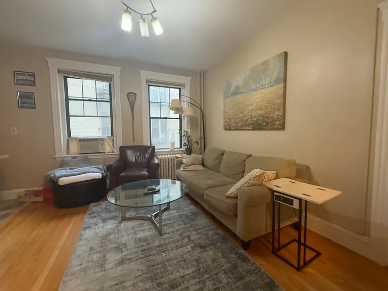 2 Sutherland Rd #32 — Photo 2
