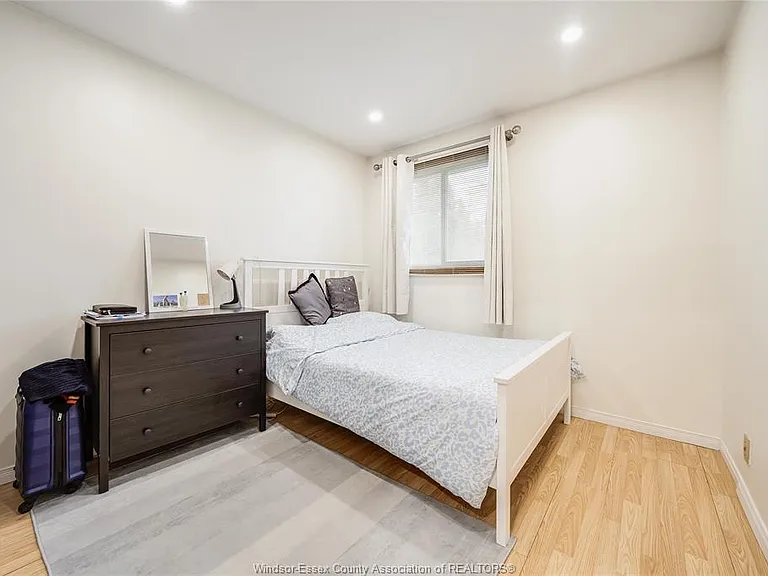 1229 Arncliffe Pl — Photo 18