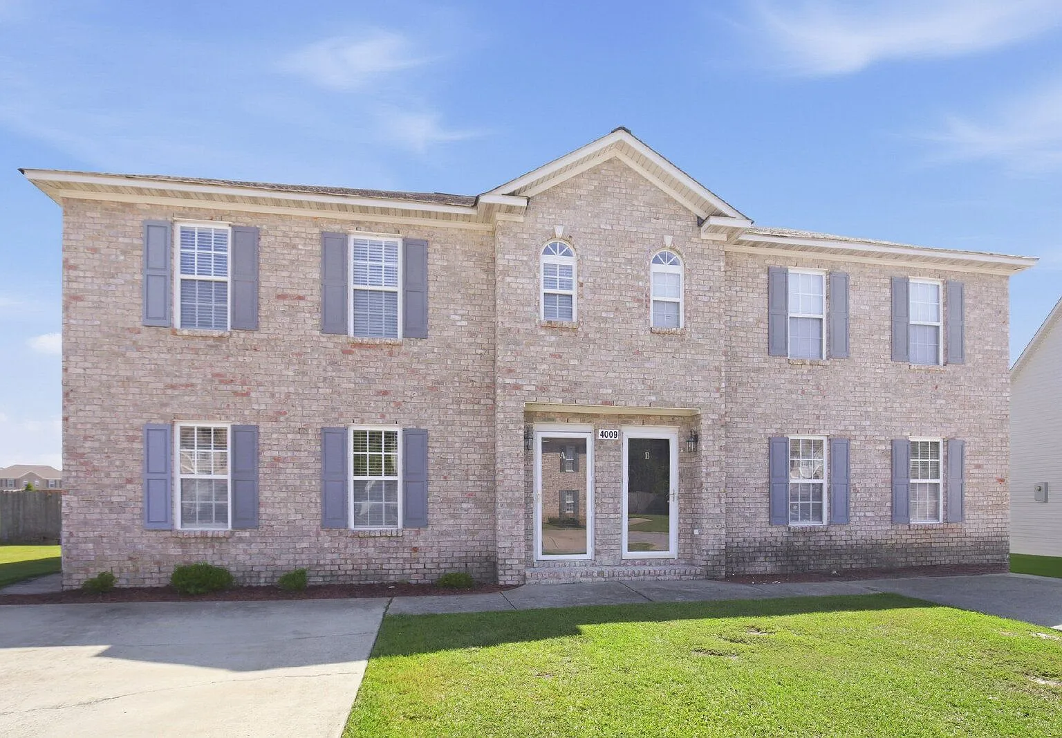 3 bed, 2.5 bath, 1632 sqft, $1,595 — Photo 1