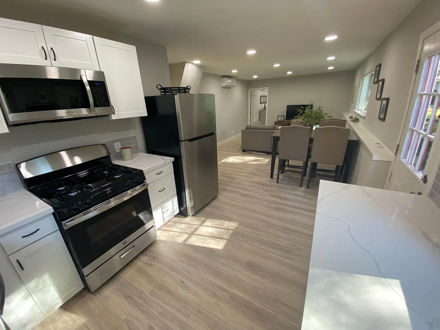 1 bed, 760 sqft, $1,950 — Photo 3