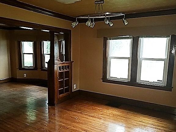 3rd image of 1901 S 6th St