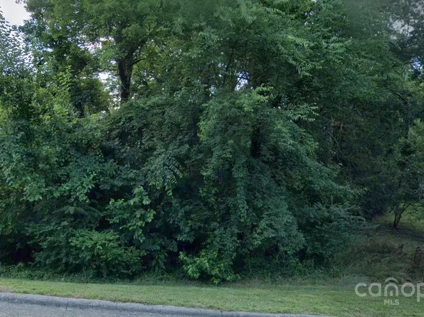 607 Woodend Dr SE, Concord, NC 28025