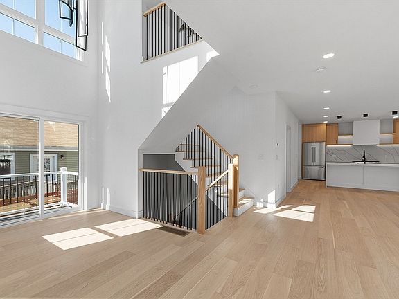 5th image of 36 Lincoln St #36