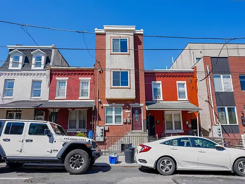 672 N 33rd St #B Photo 1