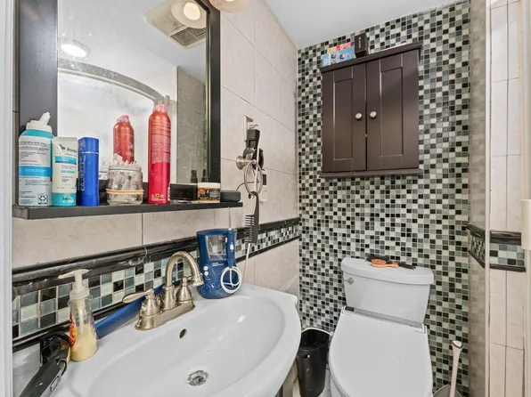 17 Acorn Drive image 29 of 45