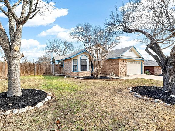 2nd image of 1727 Foxfire Dr