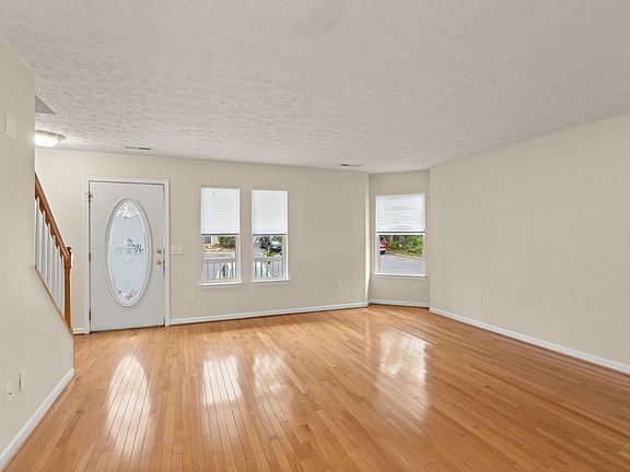 4th image of 1280 Victorian Village Dr