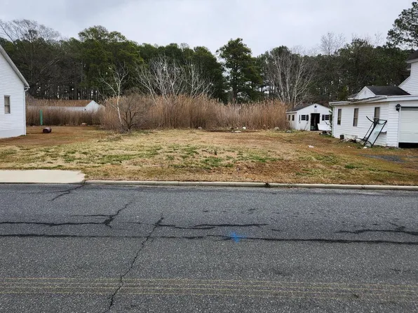 22 Wynfall Ave, Crisfield, MD 21817