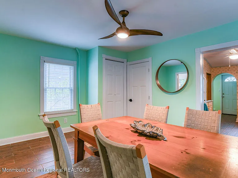 819 Dunlewy St — Photo 15