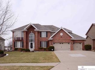 16122 Bedford Ave, Omaha, NE 68116