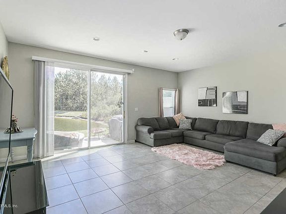 3rd image of 3650 E Creswick Cir