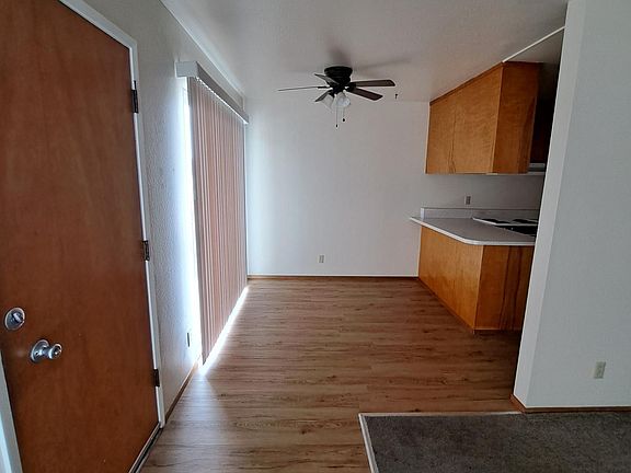 4th image of 5927 Wenk Ave APT J