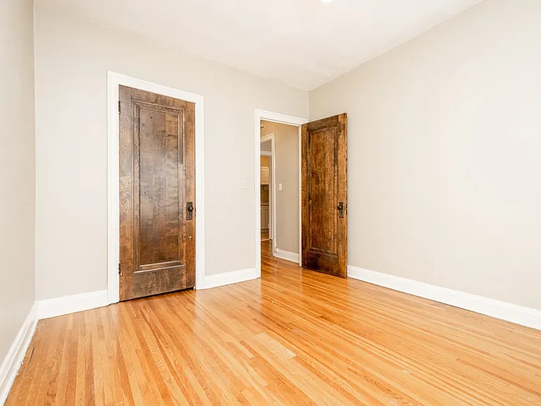 Welcome to Central Lakes of Uptown, where modern comfort meets classic charm. Enjoy spacious interiors with beautiful hardwood floors and natural light. Schedule your tour today and see why this is the ideal place to call home!