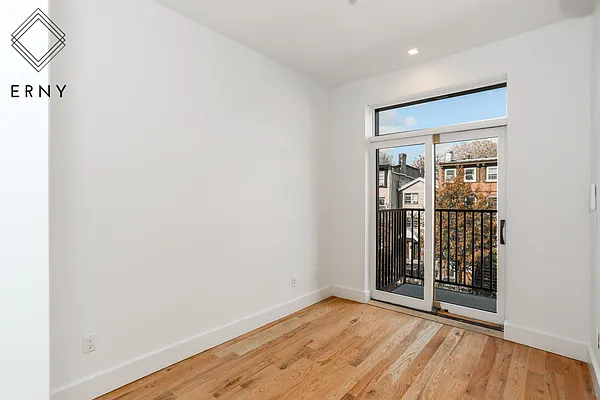 Rented by ERNY LLC | media 18