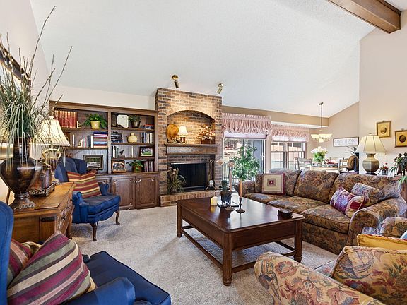 4th image of 4058 E Linwood Street