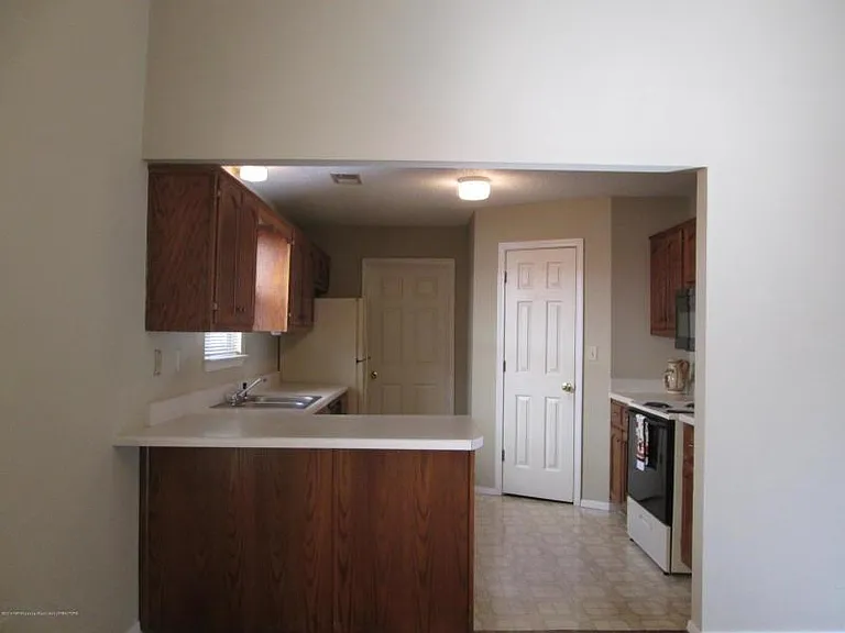 1028 We Ross Pkwy W — Photo 11