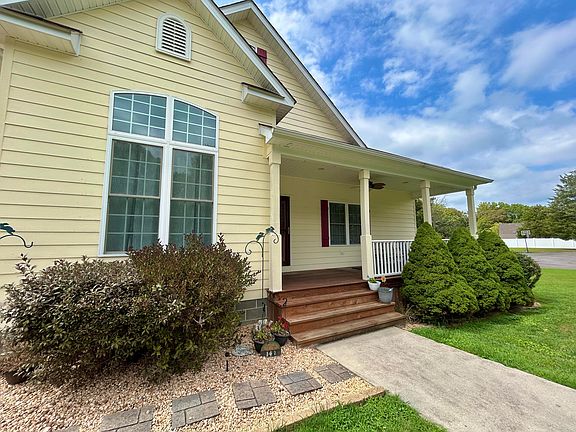 4th image of 141 Cherokee Springs Ct