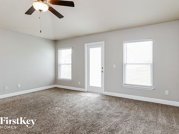 3rd image of 1119 Sabine Ln