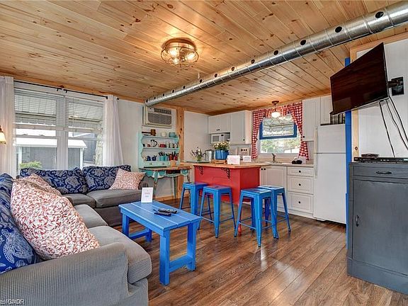 5th image of 37 B Cedar Dr