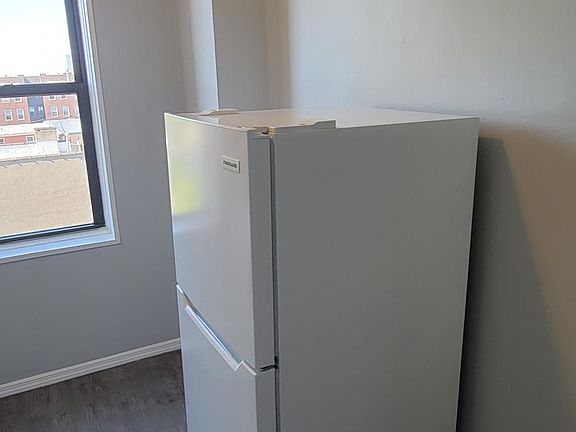 5th image of 49 Waverly St #D