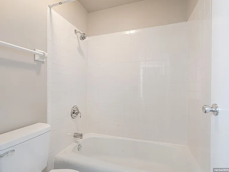 8827-8865 W Appleton Ave — Photo 10