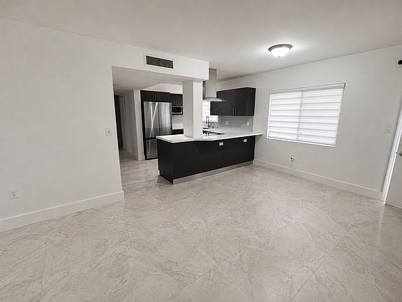 2nd image of 6235 SW Kendale Lakes Cir APT 140