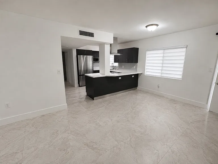 6235 SW Kendale Lakes Cir #140 — Photo 2
