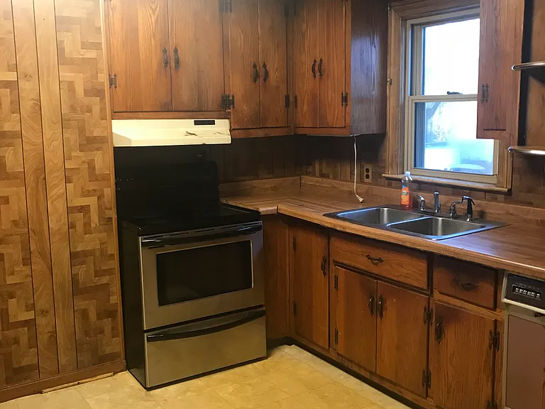 1120 Inglewood Dr — Photo 3