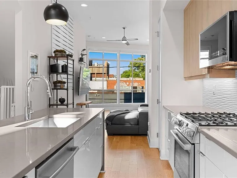 15 Daniel St SE #1 — Photo 8
