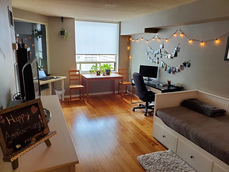 633 Bay St #2002 — Photo 3