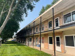 176 E 2nd St APT 1, Manteno, IL 60950